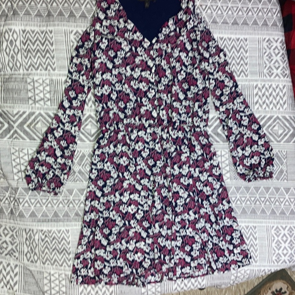 Brand-Banana Republic Size-6 Color-Navy blue with white and pink/purple flowers